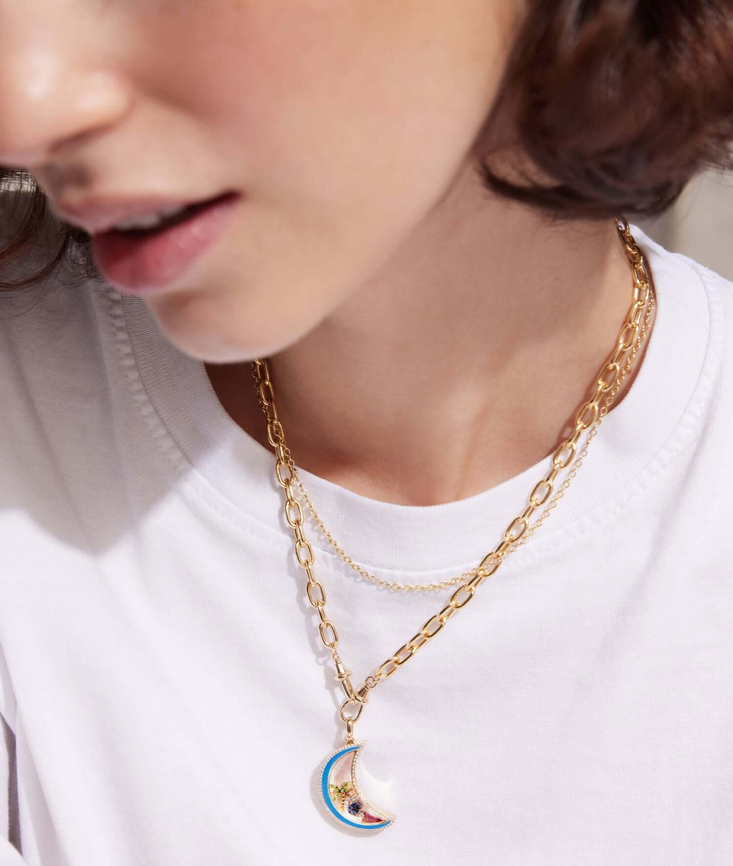 Lunar Crescent Moon Diamond Locket 18k - Image 3